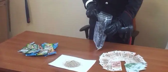 Trovato in possesso di droga, un arresto nel Catanzarese