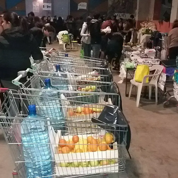 La Cosenza solidale in fiera per portare un pasto caldo ai migranti (VIDEO)