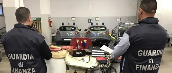Fiera di San Giuseppe, sequestrate banconote false e capi di abbigliamento contraffatti