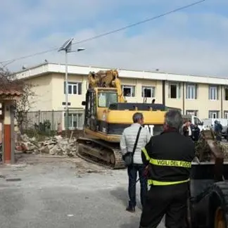 Crotone: abbattute costruzioni abusive nel quartiere rom