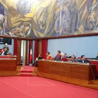 Consiglio comunale “acceso” a Catanzaro, rinviata la discussione sui debiti fuori bilancio