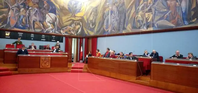 Consiglio comunale “acceso” a Catanzaro, rinviata la discussione sui debiti fuori bilancio