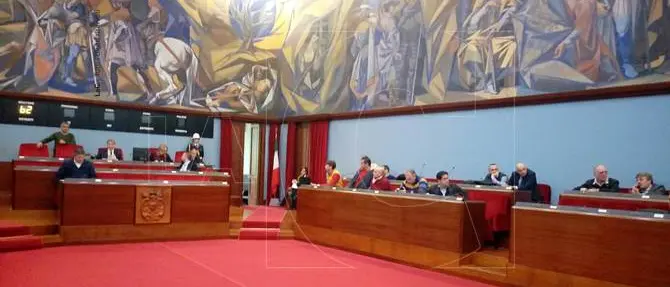 Consiglio comunale “acceso” a Catanzaro, rinviata la discussione sui debiti fuori bilancio