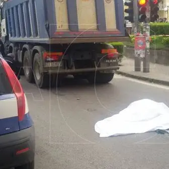 Incidente a Rende, travolta da un camion: perde la vita una donna