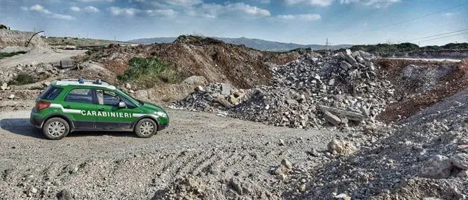 Rifiuti speciali a Castrovillari: sequestrata area