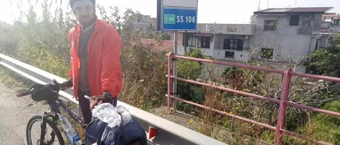 Il viaggio di Andrea per ricordare le vittime sulla statale 106