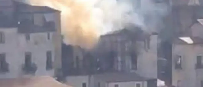 Cosenza: palazzina in fiamme nel centro storico (VIDEO)