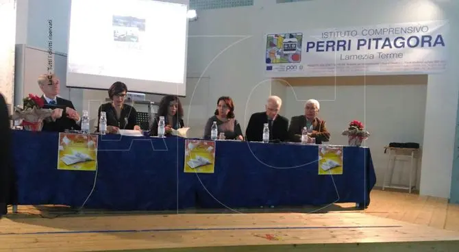 La passione e l'amore per la scuola in libro: presentato a Lamezia “Cuore 2.017”