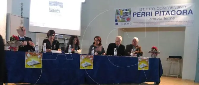 La passione e l'amore per la scuola in libro: presentato a Lamezia “Cuore 2.017”
