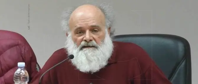 Le ha cantate a mafiosi e collusi, il saluto di Reggio al prete “scomodo” (VIDEO)