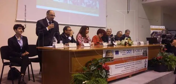 Il ministro dell’Istruzione a Catanzaro: «Stiamo applicando la Buona scuola nelle sue parti migliori»