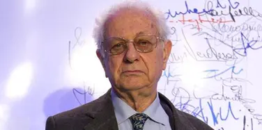 Cosenza, l’ex ministro Berlinguer colto da malore
