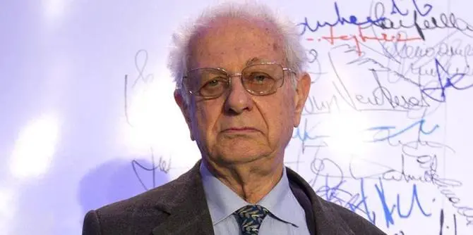 Cosenza, l’ex ministro Berlinguer colto da malore