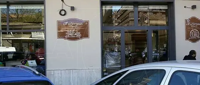 Lamezia, dopo l’intimidazione riapre “Il Fornaio”: «La legalità e l’onestà vinceranno sempre»