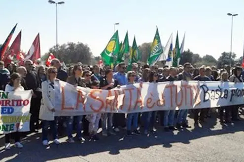 Manifetazione cittadini Rossano in corteo per rivendicare diritto alla salute , ANSA