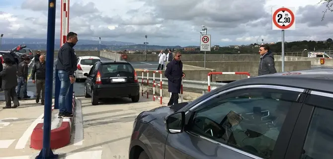 Catanzaro, inaugurato il parcheggio dell’ospedale: 80 posti auto