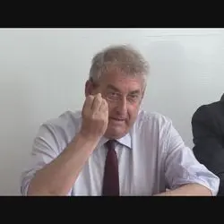 REGIONALI: TURBOLENZE NEL PD. L’AREA RENZIANA CONGELA LE PRIMARIE