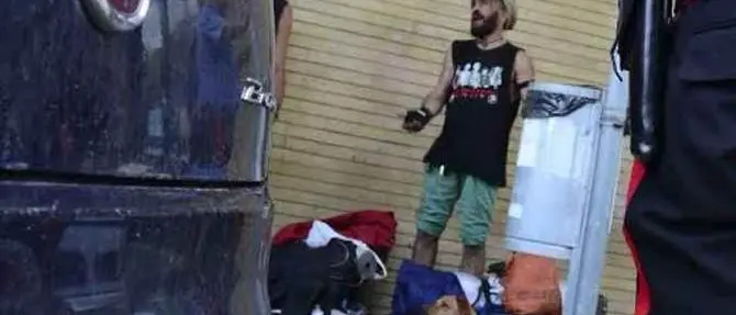 Vibo-Pizzo, capotreno aggredito con una siringa da due punkabbestia