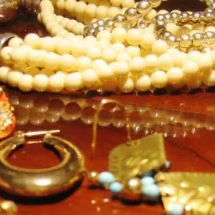 Furto in gioielleria nel vibonese, bottino da 80mila euro