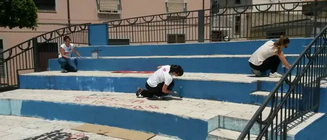 Vibo Marina, piazzetta Satriani deturpata dai vandali