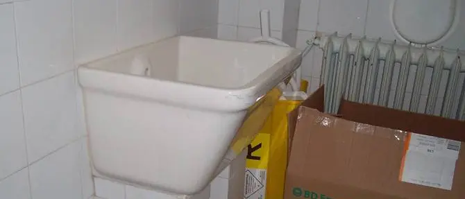 Me ne andavo al mattino all’ospedale, che un paziente dovevo visitare… FOTO