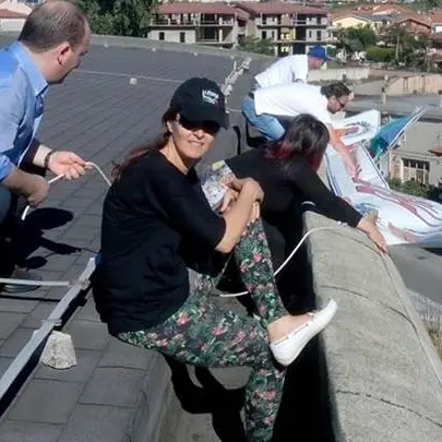 Vibo, continua la mobilitazione dei dipendenti della provincia. Occupato il tetto del palazzo provinciale FOTOGALLERY-VIDEO