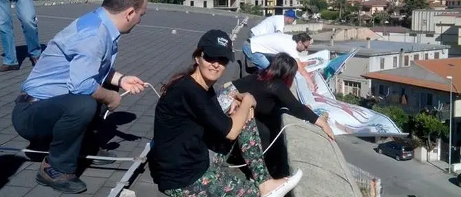 Vibo, continua la mobilitazione dei dipendenti della provincia. Occupato il tetto del palazzo provinciale FOTOGALLERY-VIDEO