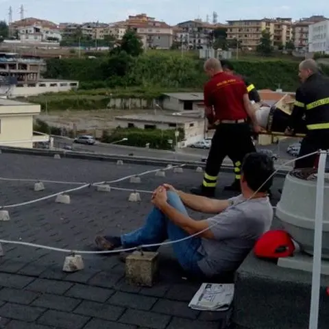 Un tentativo di suicidio e un infarto. La protesta dei dipendenti della Provincia di Vibo si fa sempre più drammatica VIDEO