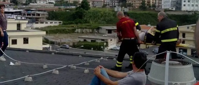 Un tentativo di suicidio e un infarto. La protesta dei dipendenti della Provincia di Vibo si fa sempre più drammatica VIDEO