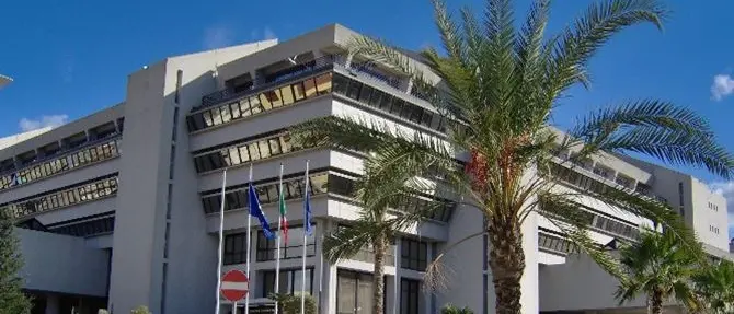 Le spese pazze del Consiglio regionale della Calabria