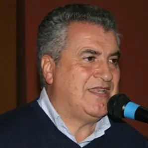 Rimborsopoli, le contestazioni al presidente del consiglio Scalzo VIDEO