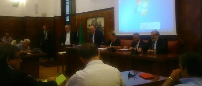 Sottoscritto l’accordo per la produzione di auto a Gioia Tauro VIDEO