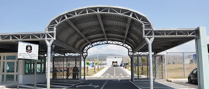 Reggio Calabria, rivolta nel carcere di Arghillà: feriti tre agenti della penitenziaria\n