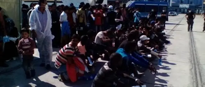 Giovane eritrea tenta la fuga da casa-famiglia ma cade da un muro