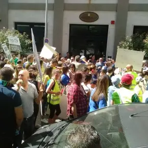 Marrelli hospital, continua la protesta: occupato l’ufficio di Scura VIDEO