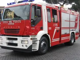 SETTINGIANO: ESPLODE UNA FABBRICA DI MUNIZIONI, DUE FERITI