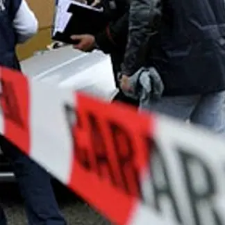 Catanzaro, uccide la madre e si lancia dal quinto piano VIDEO