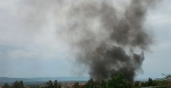 Lamezia, roghi dal campo rom: il sindaco sporge denuncia