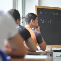 ULTIME NOTTI PRIMA DEGLI ESAMI DI MATURITA’: MERCOLEDI’ SI PARTE. TRA I BANCHI 19 MILA STUDENTI