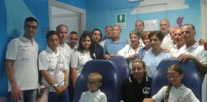 Ospedale di Vibo: donate tre poltrone relax al reparto pediatrico VIDEO