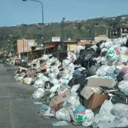 GIOIA TAURO: NUOVA PROTESTA DEGLI EX LAVORATORI DI PIANA AMBIENTE. MINACCIANO DI DARSI FUOCO