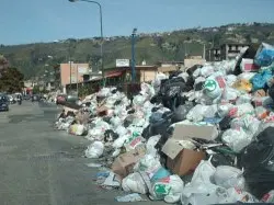 GIOIA TAURO: NUOVA PROTESTA DEGLI EX LAVORATORI DI PIANA AMBIENTE. MINACCIANO DI DARSI FUOCO