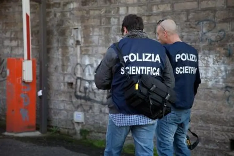 Crotone, quarantottenne trovato cadavere in casa