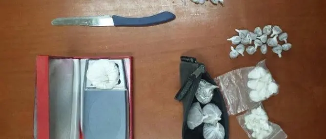 Trovato in casa con quasi 80 grammi di droga: arrestato