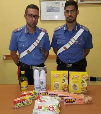 Rapina in un supermercato nel crotonese: tre arresti