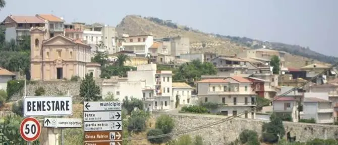 Celebrati all'alba i funerali del boss Antonio Nirta VIDEO