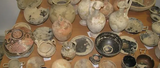 Trovato in possesso di reperti archeologici: denunciato 43enne
