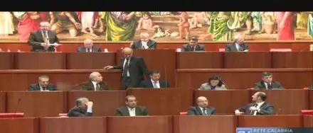 ELEZIONI REGIONALI: PRIMARIE PER DECRETO, MA MANCANO DATA E SOLDI