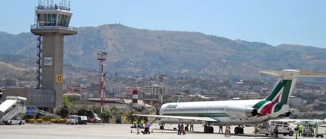 ‘Non cancellate il volo Reggio-Linate’