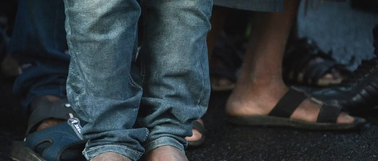 In centinaia alla 'Marcia dei piedi scalzi'